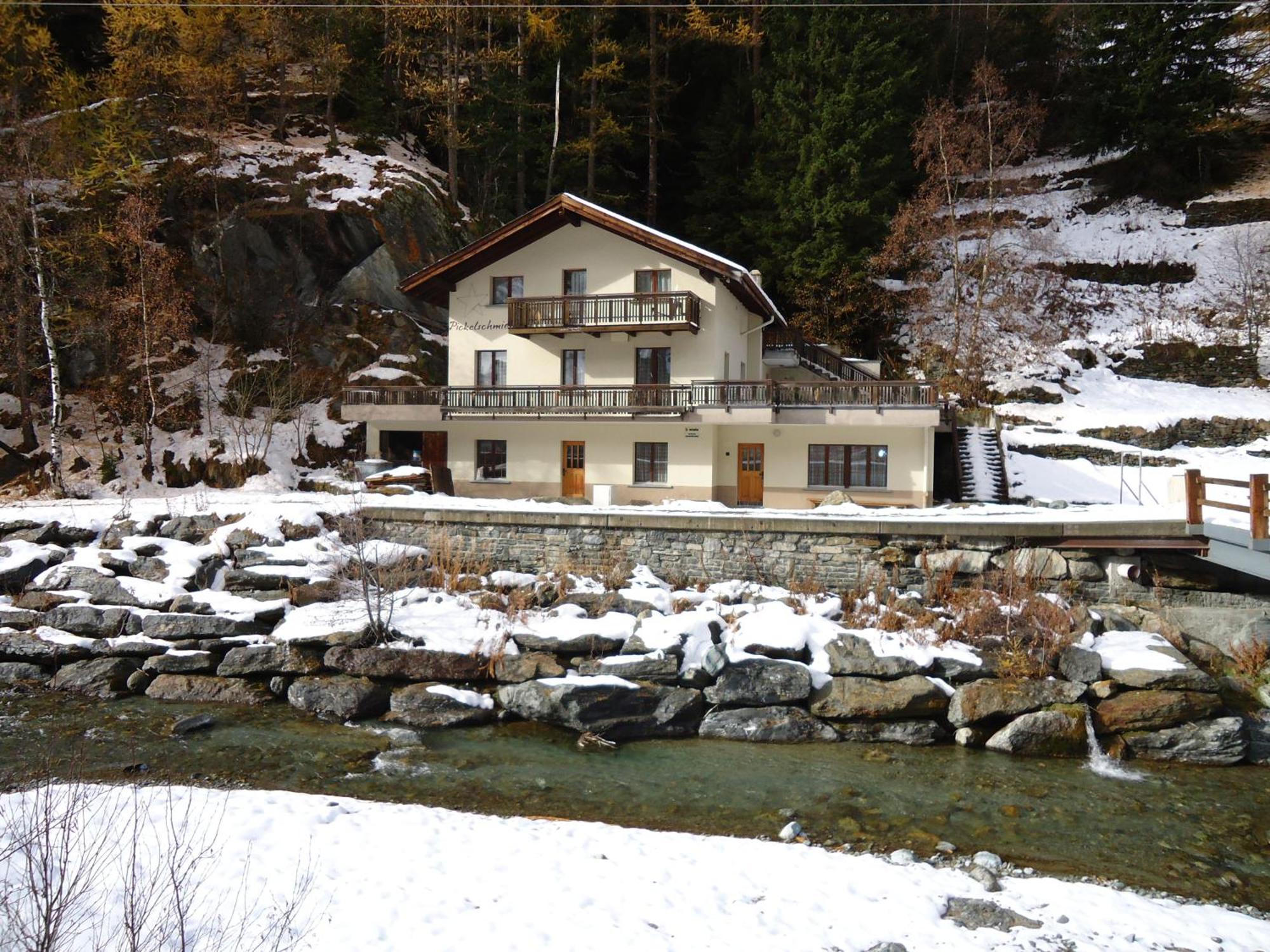 Апартаменты Haus Pickelschmiede Саас-Грунд Экстерьер фото